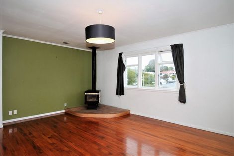 Photo of property in 1 Wattle Road, Sunnyvale, Auckland, 0612