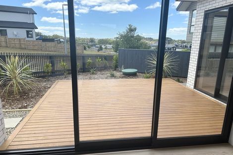 Photo of property in 41 Kikorangi Drive, Wainui, 0992