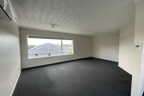 Photo of property in 98 Tirimoana Road, Te Atatu South, Auckland, 0602