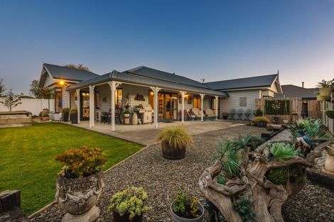 Photo of property in 6 Pegasus Place, Kelvin Grove, Palmerston North, 4414