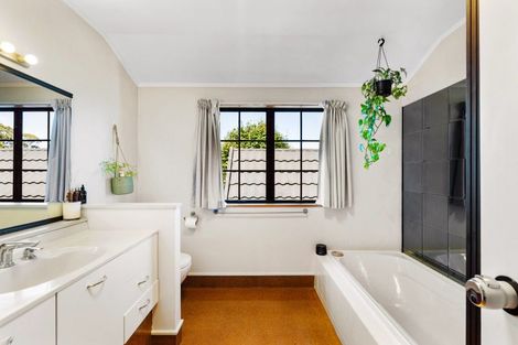 Photo of property in 1228 Howard Street, Parkvale, Hastings, 4122