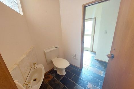 Photo of property in 8 Beach Road, Mellons Bay, Auckland, 2014