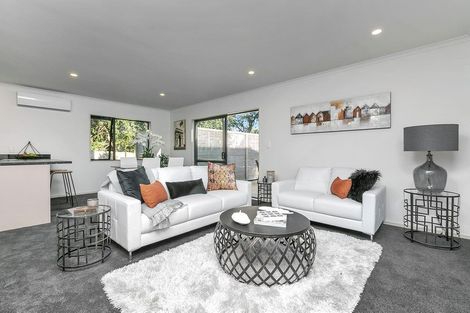 Photo of property in 40a Roberts Road, Glenfield, Auckland, 0629