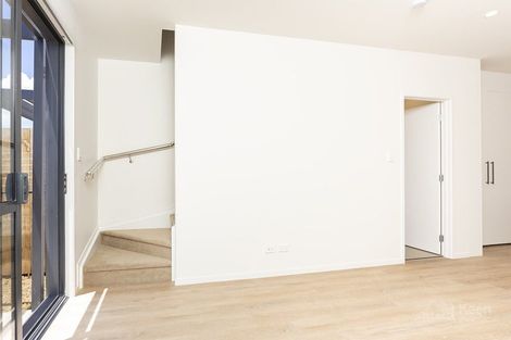 Photo of property in 8 Dorothy Thorpe Way, New Lynn, 0600