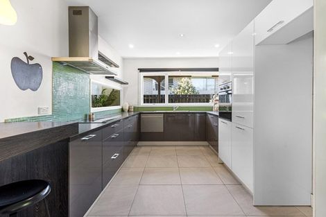 Photo of property in 30 Highfield Place, Avonhead, Christchurch, 8042