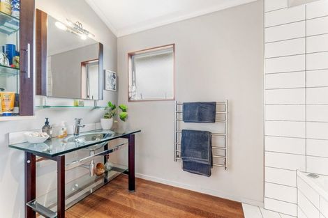 Photo of property in 33 Totara Road, Stanmore Bay, Whangaparaoa, 0932