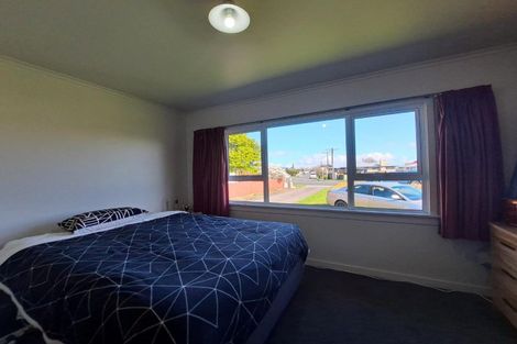 Photo of property in 9 Pukatea Street, Inglewood, 4330