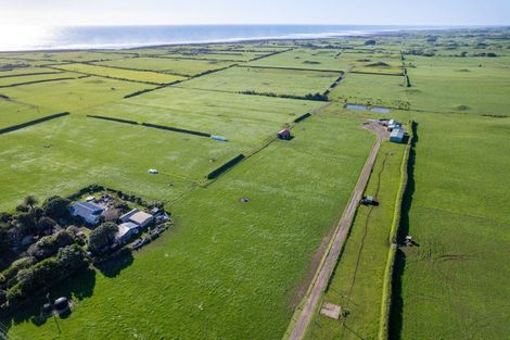 Photo of property in 306 Pungarehu Road, Pungarehu, 4685