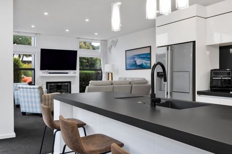 Photo of property in 91a Karina Road, Merrilands, New Plymouth, 4312