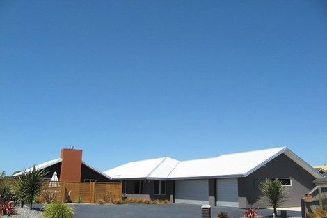 Photo of property in 26 Harrys Way, Redwood, Christchurch, 8051
