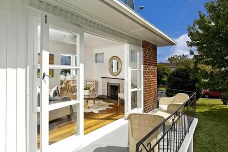 Photo of property in 20 Crompton Road, Massey, Auckland, 0614