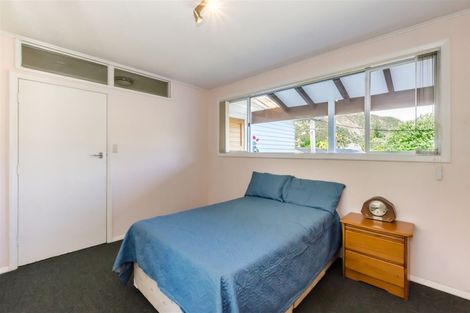Photo of property in 15 Te Miti Street, Paekakariki, 5034