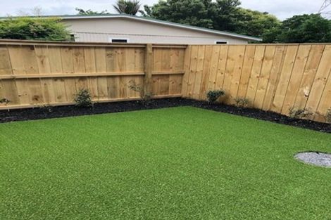 Photo of property in 2/9 Marlene Avenue, Te Atatu South, Auckland, 0610