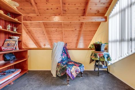 Photo of property in 11 North Way, Titirangi, Auckland, 0604
