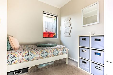 Photo of property in 24 Kensington Terrace, Gulf Harbour, Whangaparaoa, 0930