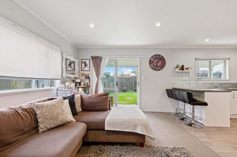 Photo of property in 56 Makora Road, Massey, Auckland, 0614