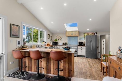 Photo of property in 17 Oparakau Road, Matakohe, 0594