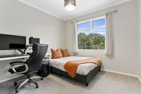 Photo of property in 21 Kahika Grove, Huapai, Kumeu, 0810