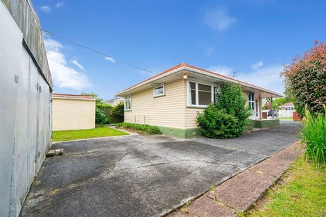 Photo of property in 40 Edwards Avenue, Henderson, Auckland, 0610