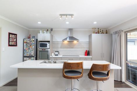 Photo of property in 10 Sunstone Crescent, Brown Owl, Upper Hutt, 5018