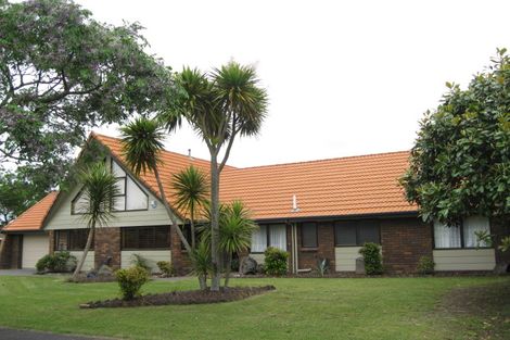 Photo of property in 2 Pedlar Place, Conifer Grove, Takanini, 2112