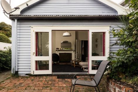 Photo of property in 72 Todman Street, Brooklyn, Wellington, 6021