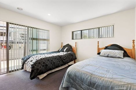 Photo of property in 12 Bunker Way, Strathmore Park, Wellington, 6022
