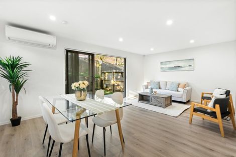 Photo of property in 6d Buisson Glade, West Harbour, Auckland, 0618