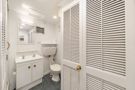 Photo of property in Grosvenor Flats, 19 Cottleville Terrace, Thorndon, Wellington, 6011