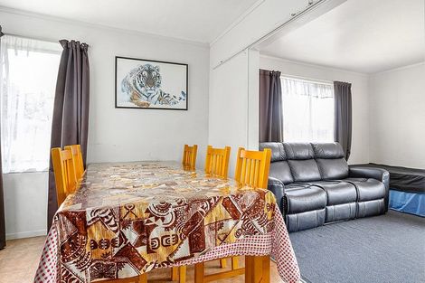 Photo of property in 11 Funnell Place, Manurewa, Auckland, 2102
