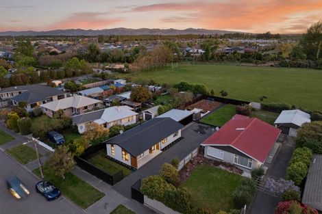 Photo of property in 75 Englefield Road, Northwood, Christchurch, 8051