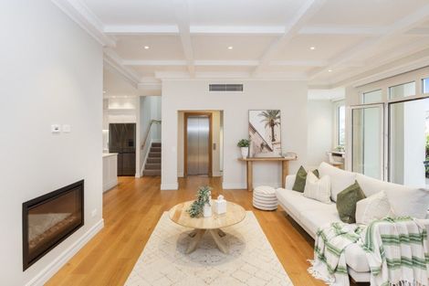 Photo of property in 2 Ayr Street, Riccarton, Christchurch, 8011