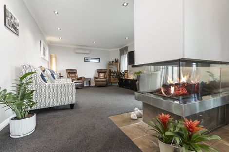 Photo of property in 198 Marine Parade, Mount Maunganui, 3116