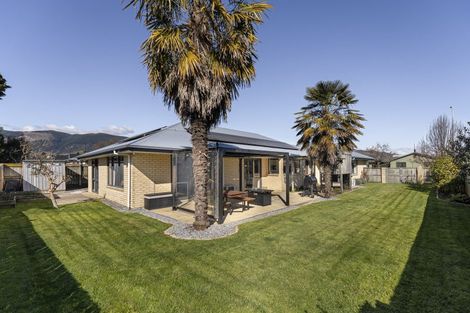 Photo of property in 16 Monaco View, Stoke, Nelson, 7011