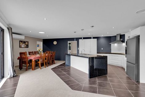 Photo of property in 48 Wiltshire Drive, Huntington, Hamilton, 3210