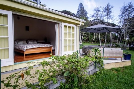 Photo of property in 2 Manawaora Road, Russell, 0272