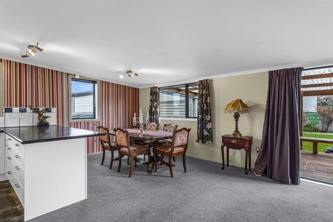 Photo of property in 6 Porritt Place, Waipukurau, 4200