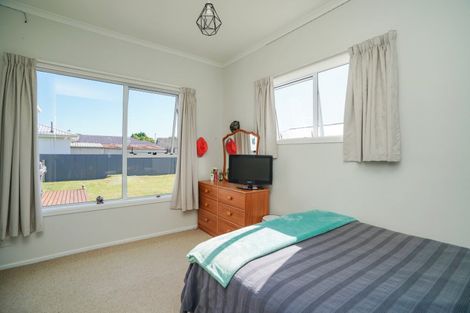 Photo of property in 1 Stirling Street, Windsor, Invercargill, 9810