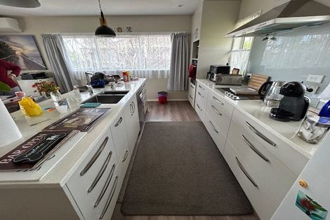 Photo of property in 17 Rothesay Bay Road, Rothesay Bay, Auckland, 0630