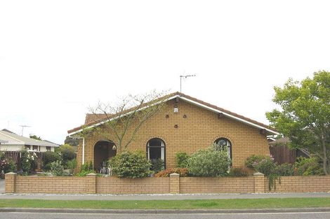 Photo of property in 38 Heathglen Avenue, Parklands, Christchurch, 8083