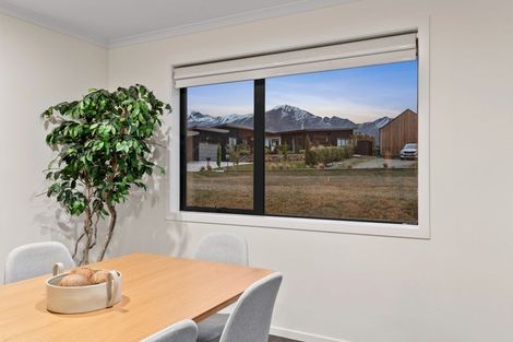 Photo of property in 6 Avalanche Place, Wanaka, 9305