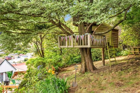 Photo of property in 40 Reserve Terrace, Lyttelton, 8082