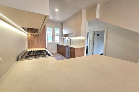 Photo of property in 512 Devon Street East, Strandon, New Plymouth, 4312