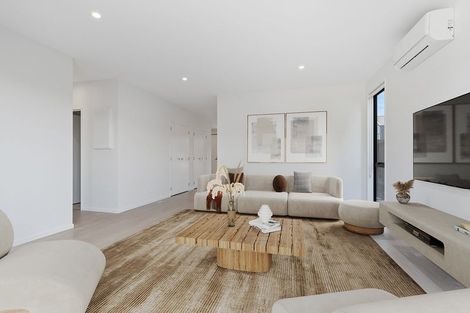 Photo of property in 24 Viridian Avenue, Rosehill, 2113