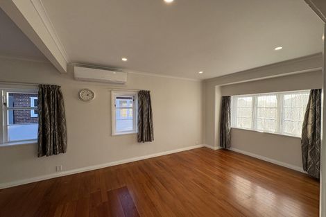 Photo of property in 262 College Street, West End, Palmerston North, 4412