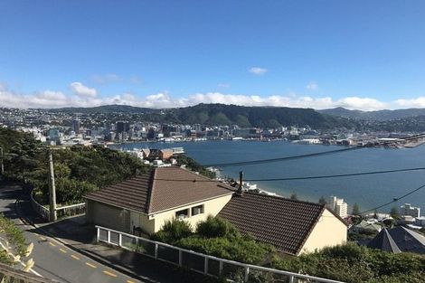 Photo of property in 63 Palliser Road, Roseneath, Wellington, 6011