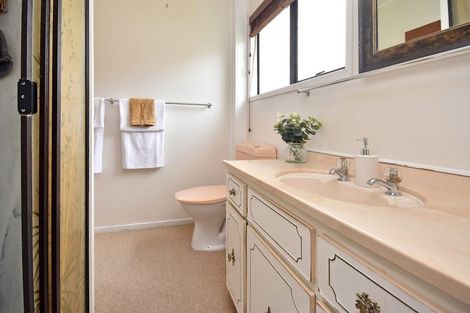 Photo of property in 4a Tower Hill, Stanmore Bay, Whangaparaoa, 0930