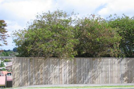 Photo of property in 1/32 Sunset Road, Unsworth Heights, Auckland, 0632