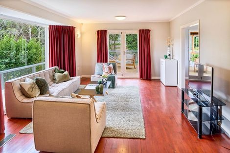 Photo of property in 32 Wai-iti Crescent, Woburn, Lower Hutt, 5010