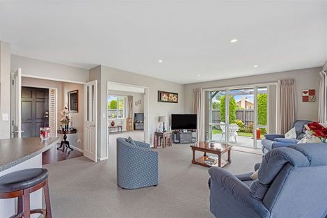 Photo of property in 1 Ross Place, Northwood, Christchurch, 8051